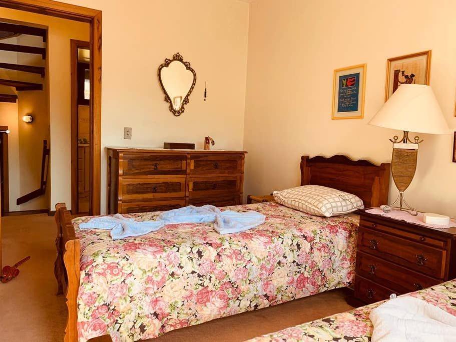 434 Casa Geminada No Centro De Gramado 8 Pessoas Bagian luar foto